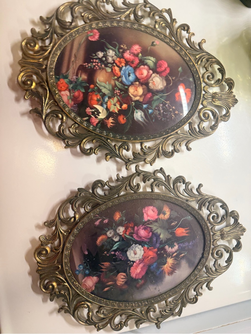 Set of 2 Made in Italy Vintage Floral Oval Wall Plaques Ornate Brass Gold Frames